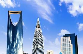 برج المملكة وبرج الفيصلية: معلمان يتألقان في سماء الرياض